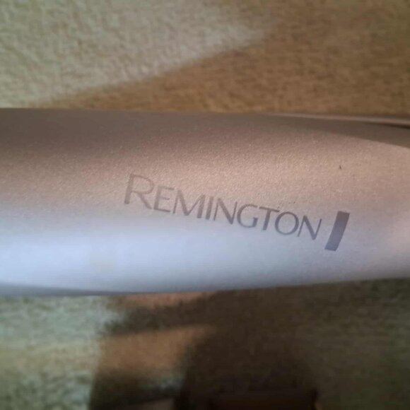 Remington Hair Pro 1" Multi-Styler Iron with Twist & Curl Technology - Picture 10 of 10